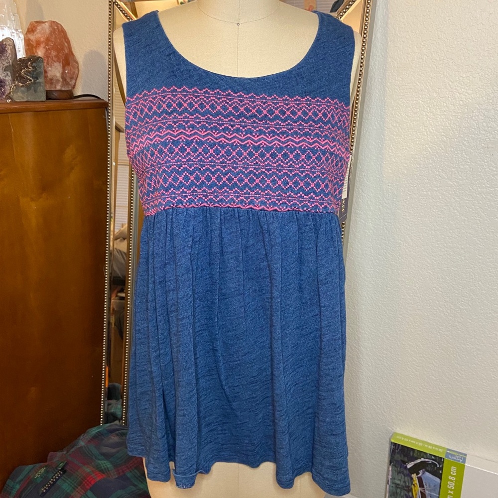 NWT embroidered top